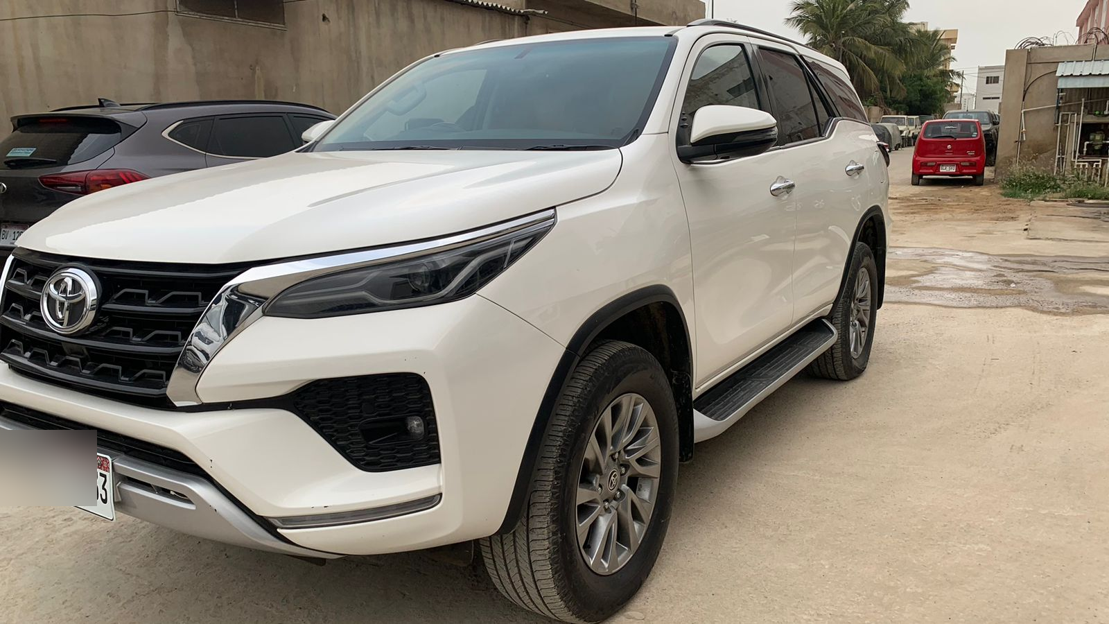 Toyota Fortuner Sigma 4 (White) Rent a Car in Lahore