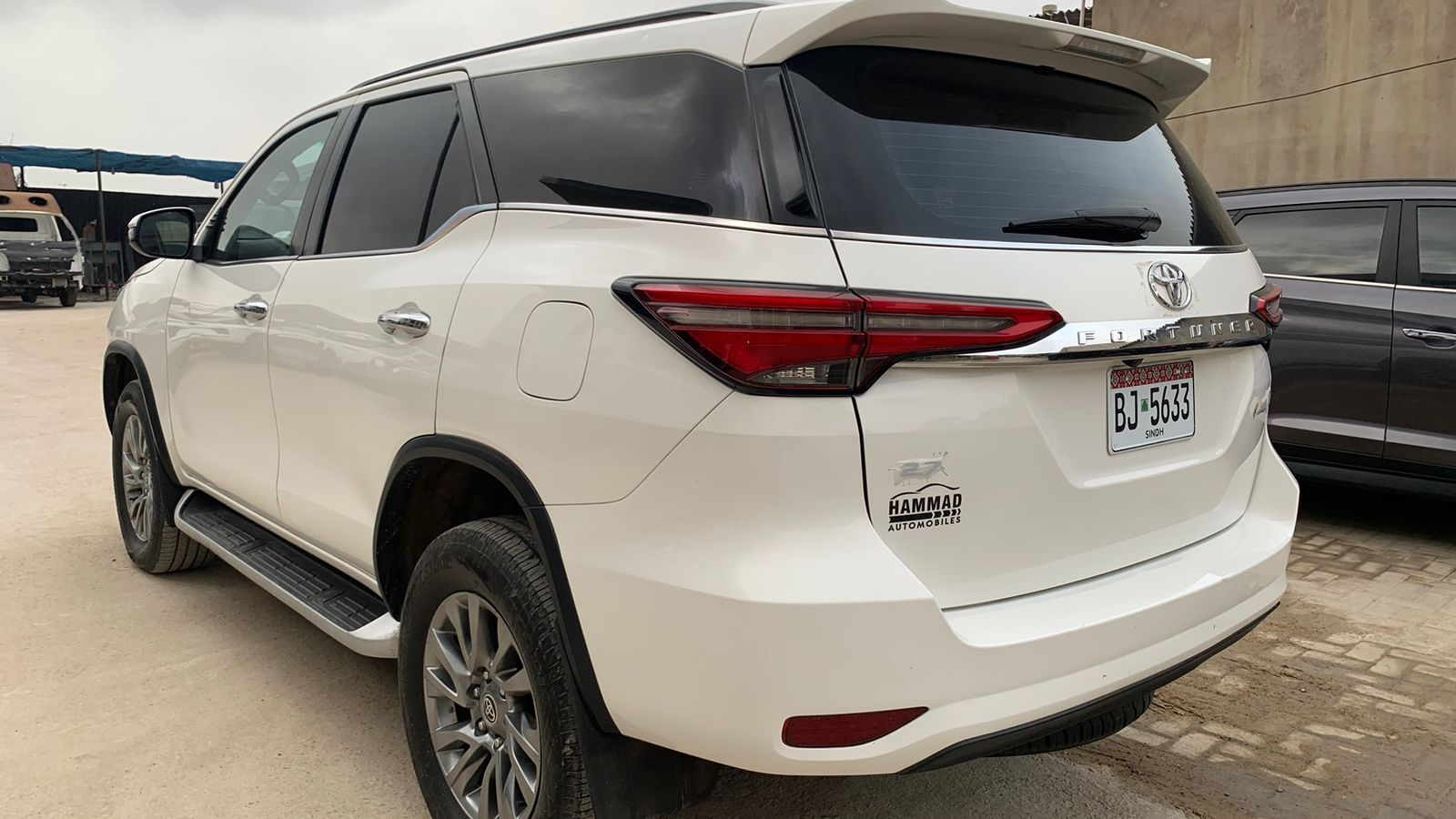 Toyota Fortuner Sigma 4 (White) - view 3