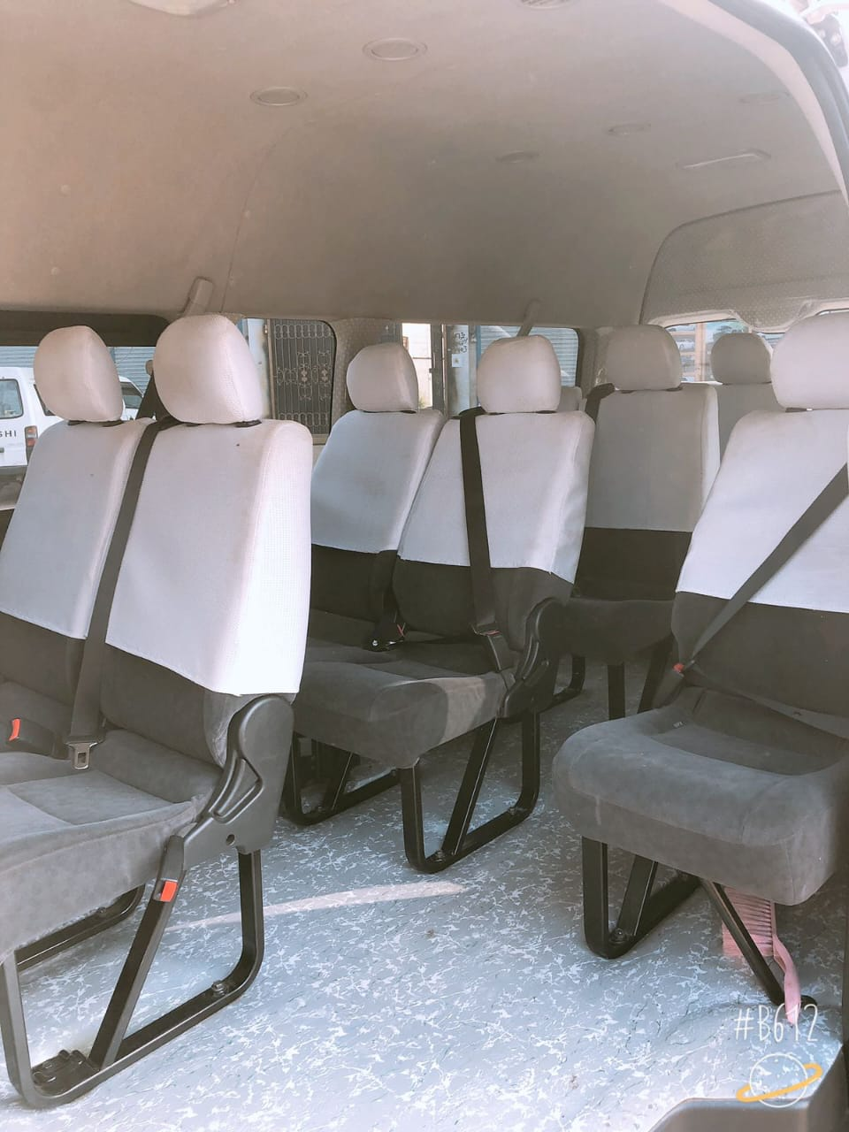 Toyota Hiace Grand Cabin Executive (White) - view 4