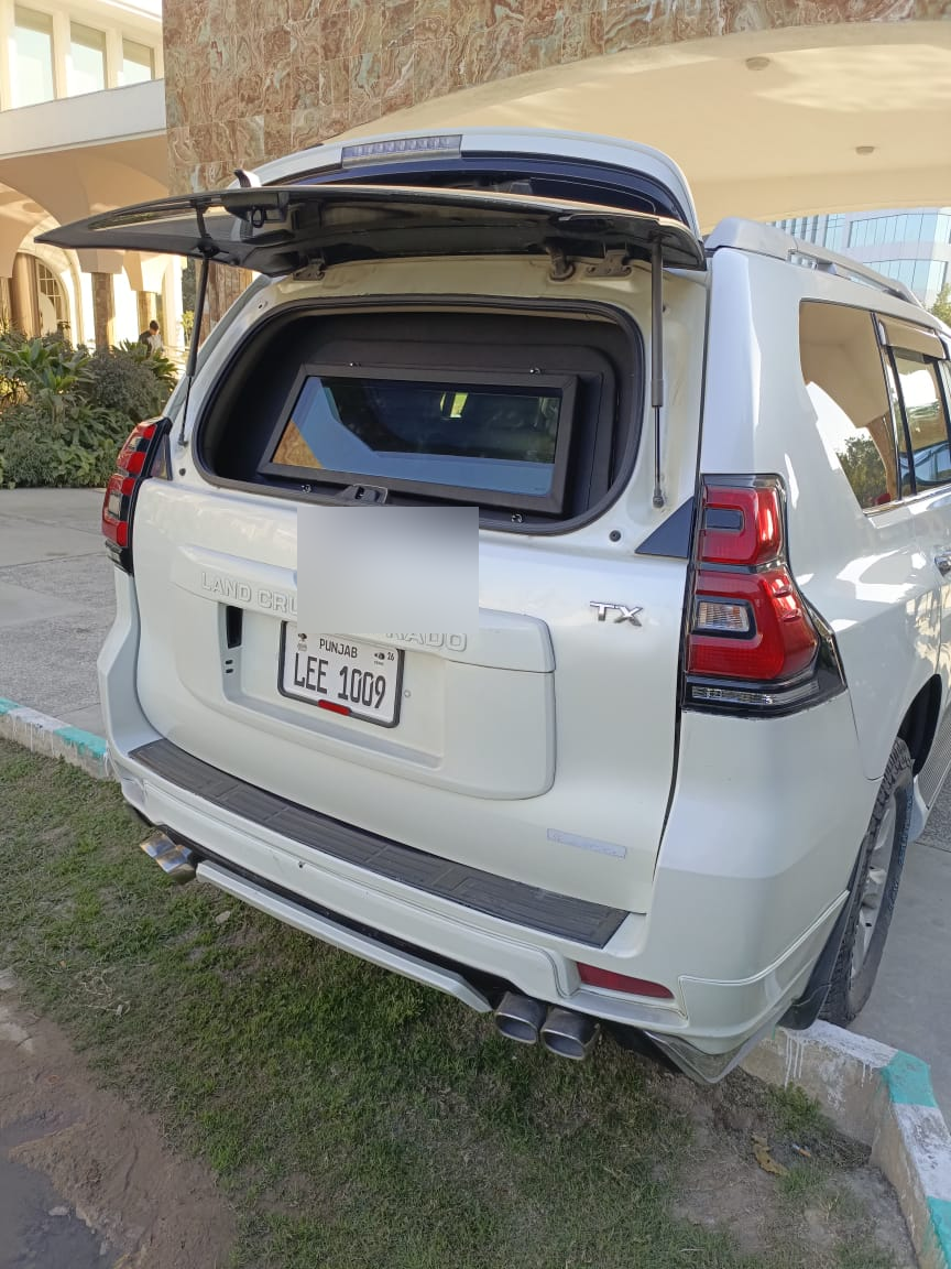 Toyota Land Cruiser Prado Armoured B6 (White) - view 2